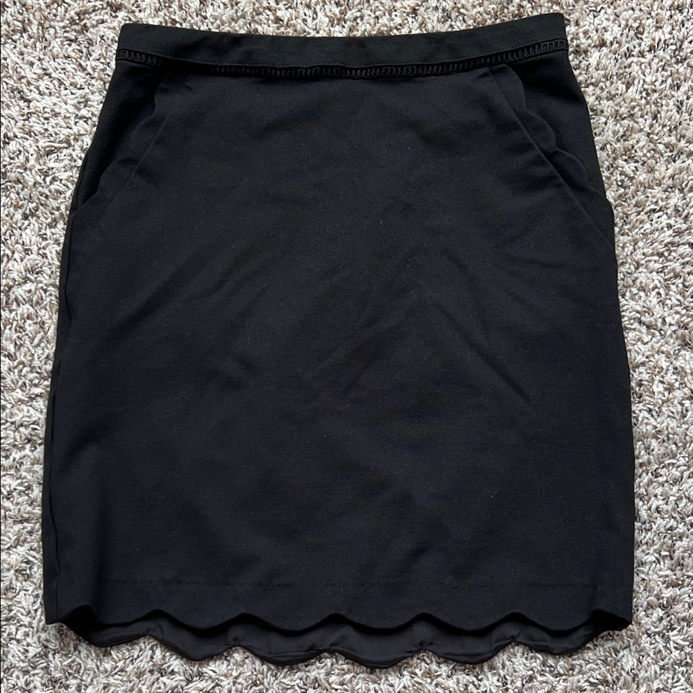Skies Are Blue Black Scalloped-Hem Pencil Skirt